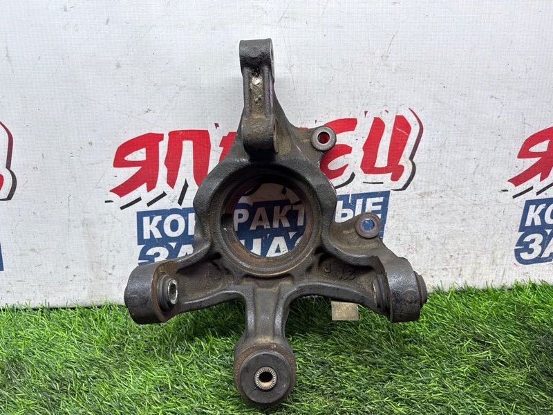 Цапфа TOYOTA HARRIER MCU35 1MZ-FE задняя правая (б/у)