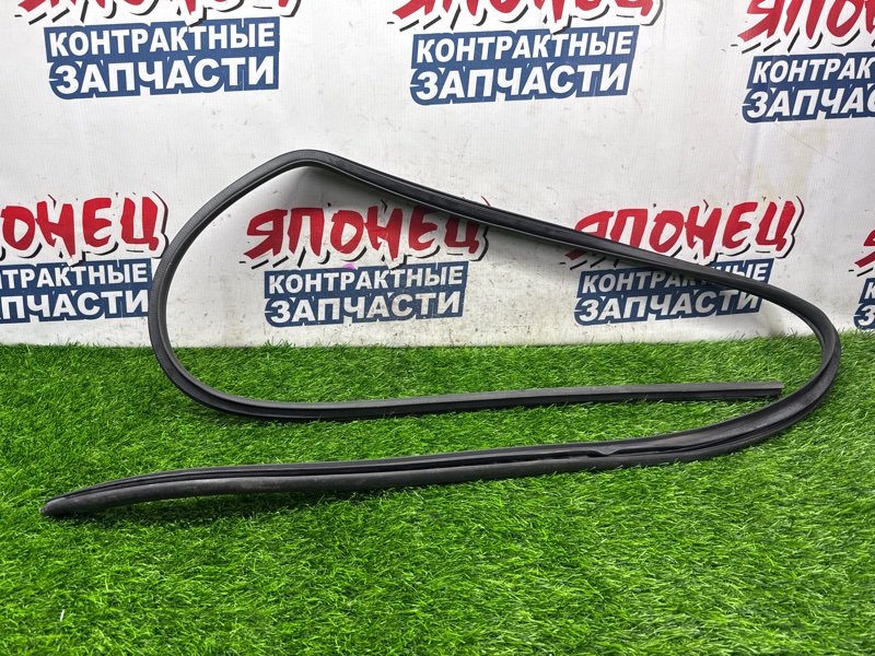Уплотнитель двери TOYOTA COROLLA FIELDER NZE141 1NZ-FE задний правый (б/у)