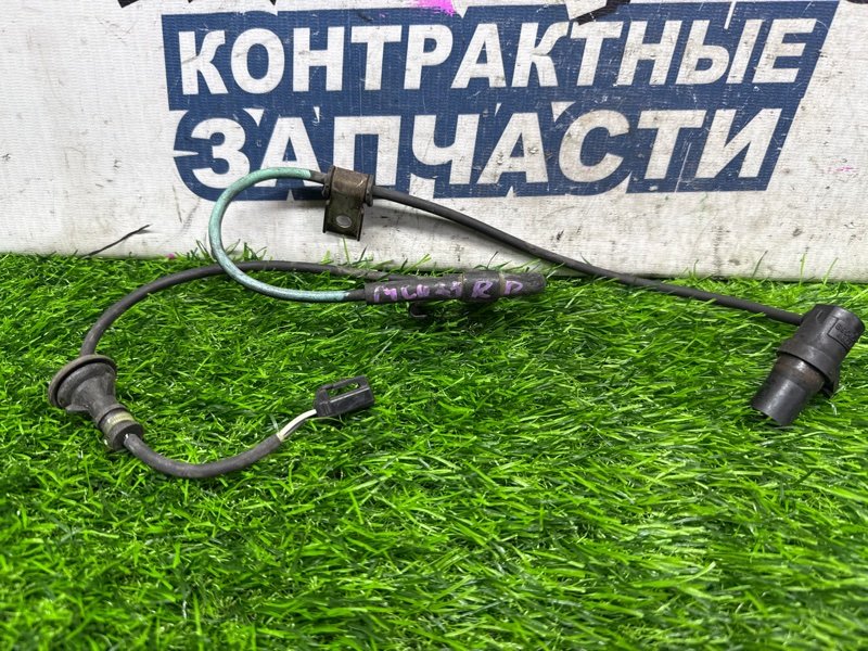 Датчик abs TOYOTA HARRIER MCU35 1MZ-FE задний правый (б/у)