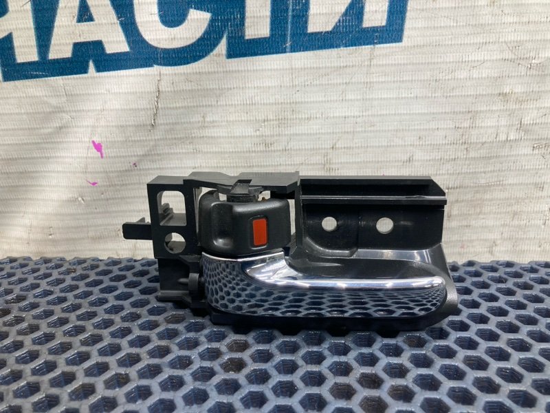 Ручка двери внутренняя TOYOTA AVENSIS AZT251 1AZ-FSE задняя левая (б/у)