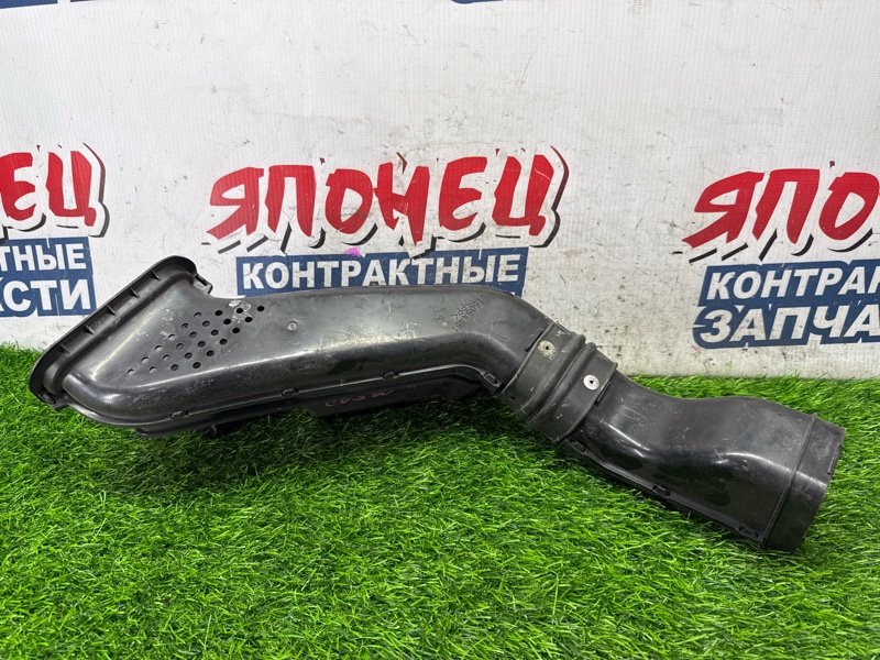 Воздухозаборник MITSUBISHI DELICA D5 CV5W 4B12 (б/у)