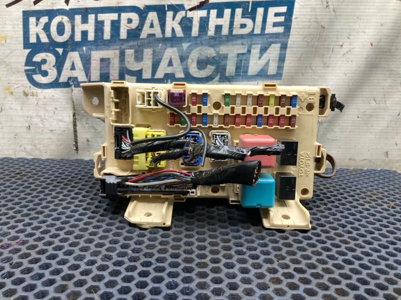 Блок предохранителей салона TOYOTA IPSUM ACM21 2AZ-FE (б/у)