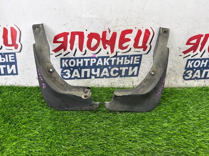 Брызговик TOYOTA VITZ SCP10 1SZ-FE передний (б/у)