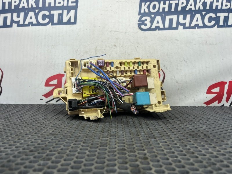 Блок предохранителей под капот TOYOTA ALLION AZT240 1AZ-FSE 2002 (б/у)