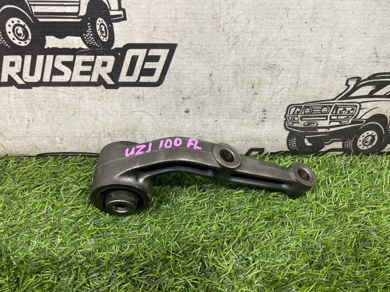 Крепление редуктора TOYOTA LAND CRUISER UZJ100 2UZ-FE переднее левое (б/у)