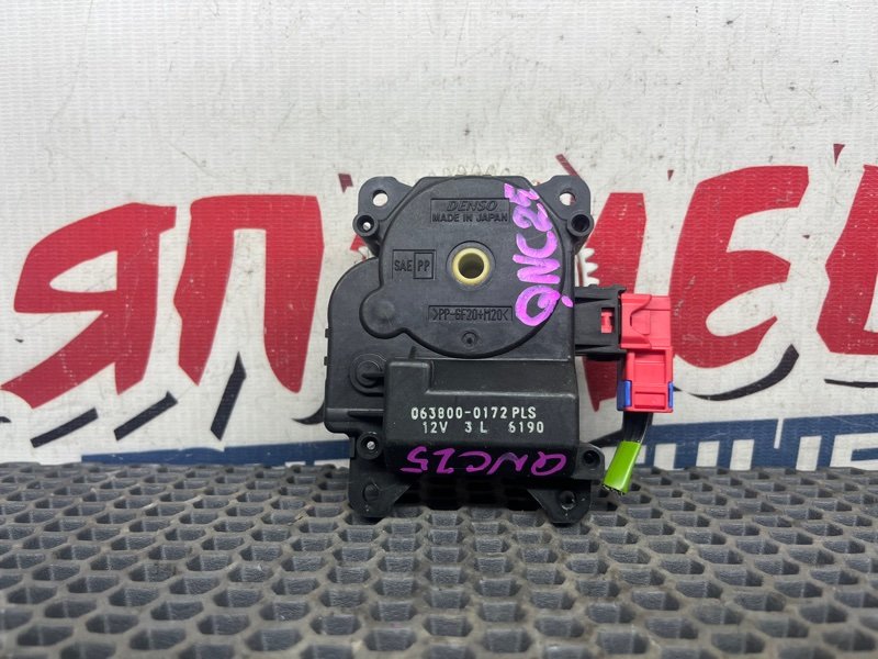 Сервопривод заслонок печки TOYOTA BB QNC25 K3-VE 2009 (б/у)