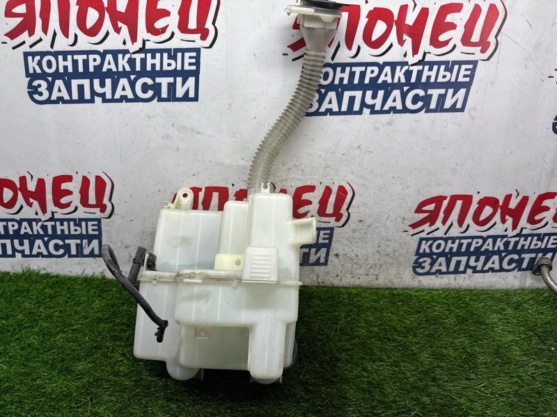 Бачок стеклоомывателя TOYOTA HARRIER MCU35 1MZ-FE (б/у)