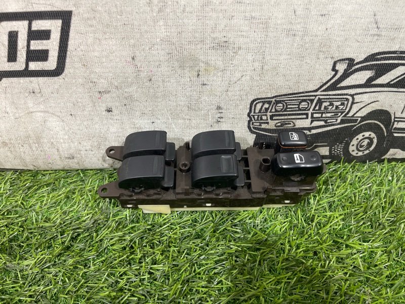 Блок упр. стеклоподъемниками TOYOTA LAND CRUISER HDJ101 1HD-FTE передний правый (б/у)