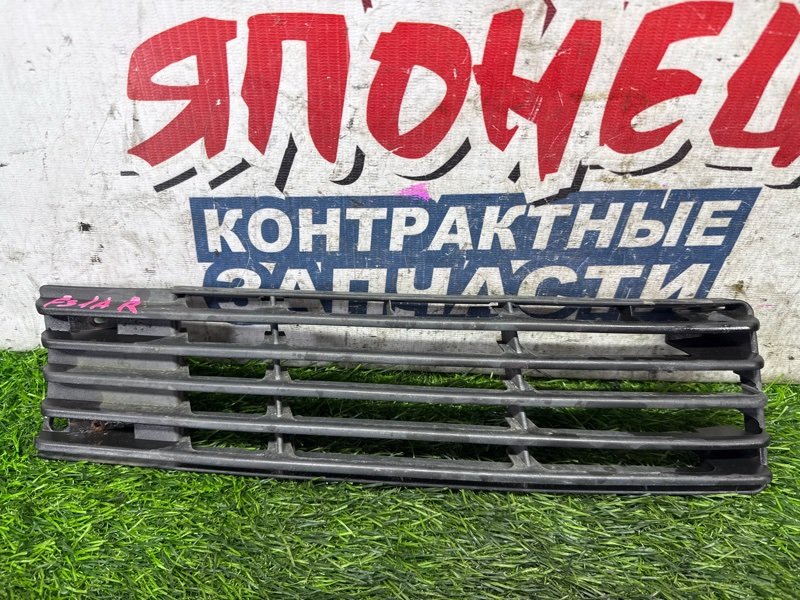 Решетка бамперная MITSUBISHI DIAMANTE F31A 6G73 передняя левая (б/у)