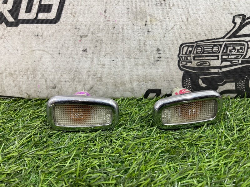 Повторитель поворота в крыло TOYOTA LAND CRUISER UZJ200 2UZ-FE передний (б/у)