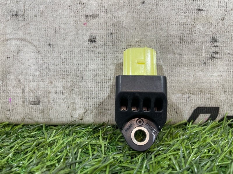 Датчик airbag TOYOTA LAND CRUISER UZJ200 2UZ-FE (б/у)