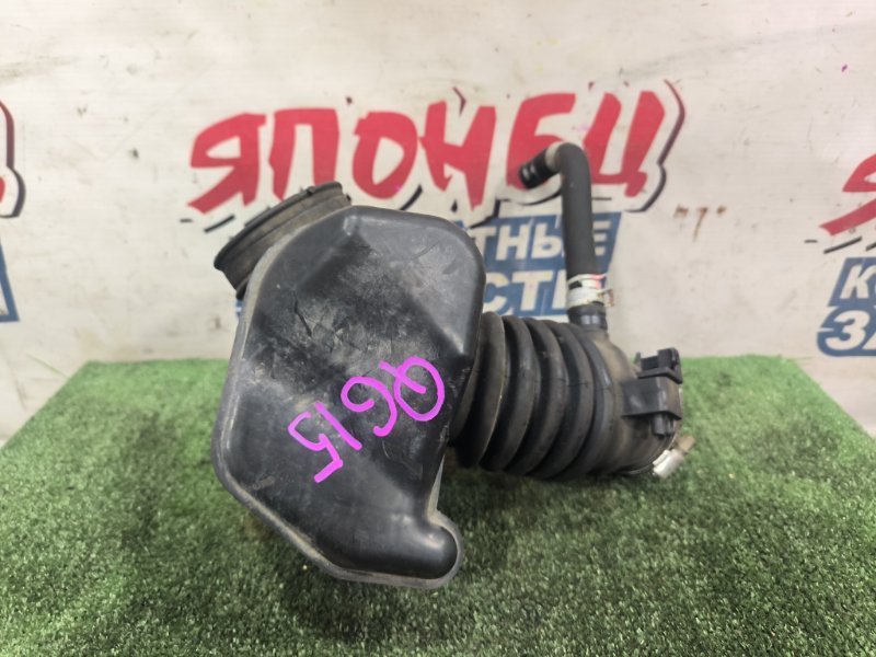 Патрубок воздушного фильтра NISSAN WINGROAD WFY11 QG15DE (б/у)