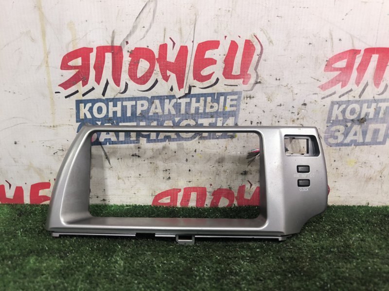 Консоль магнитофона TOYOTA RACTIS NCP100 1NZ-FE (б/у)