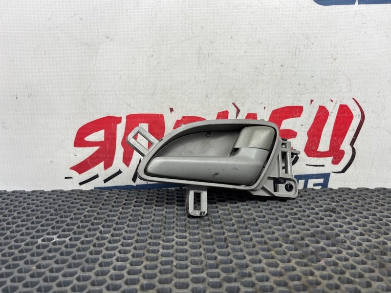 Ручка двери внутренняя HONDA INSIGHT ZE2 LDA 2009 передняя правая (б/у)