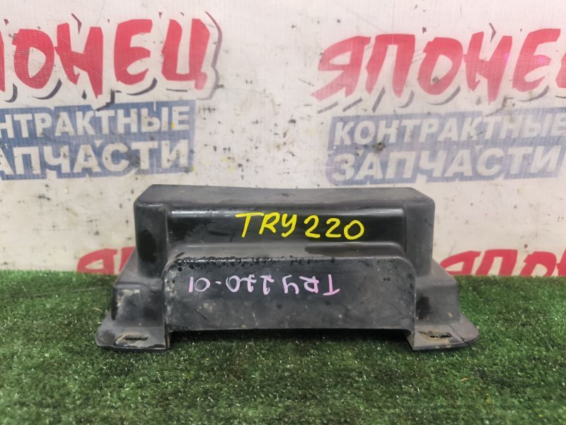 Планка под стоп TOYOTA DYNA TRY220 1TRFE задняя (б/у)