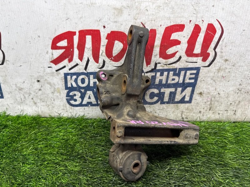 Цапфа TOYOTA MARK II WAGON QUALIS MCV20 2MZ-FE задняя правая (б/у)