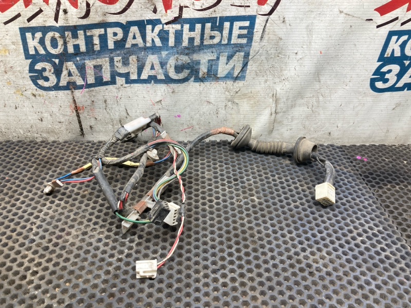 Проводка двери TOYOTA WILL VS ZZE128 2ZZ-GE задняя (б/у)