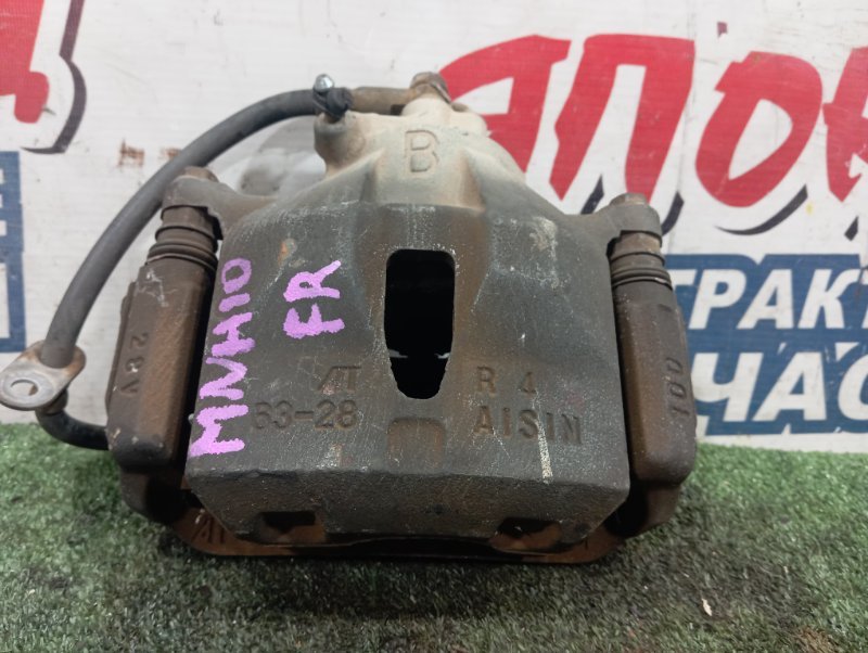 Суппорт TOYOTA ALPHARD MNH10 1MZ-FE передний правый (б/у)