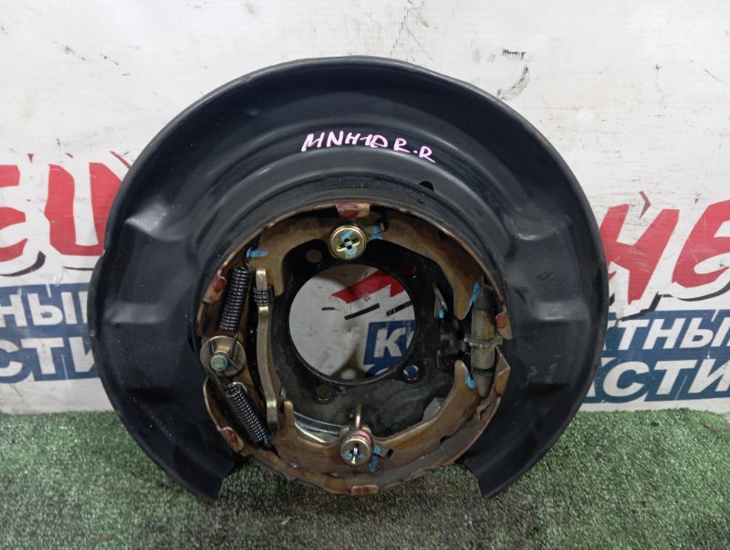 Механизм стояночного тормоза TOYOTA ALPHARD MNH10 1MZ-FE задний правый (б/у)