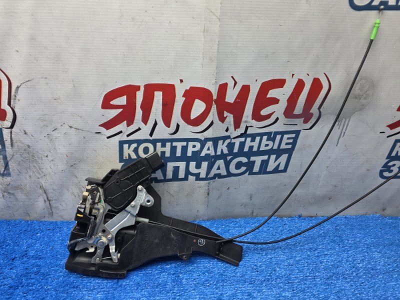 Замок двери TOYOTA IPSUM ACM21 2AZ-FE задний правый (б/у)