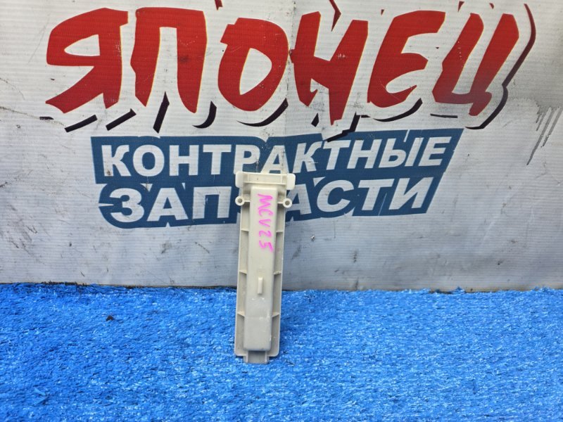 Крышка салонного фильтра TOYOTA CAMRY GRACIA MCV25 2MZ-FE (б/у)