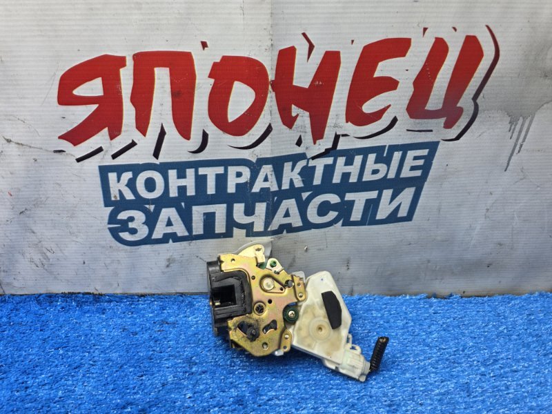 Замок двери NISSAN CUBE AZ10 CGA3DE задний левый (б/у)