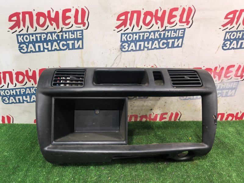 Консоль центральная MAZDA BONGO SK82V F8 (б/у)