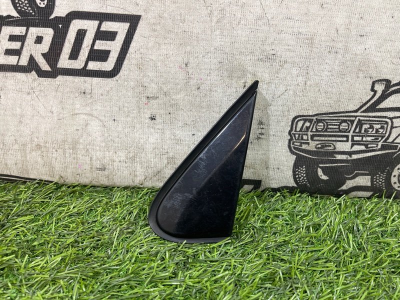 Уголок двери TOYOTA LAND CRUISER UZJ200 2UZ-FE передний левый (б/у)