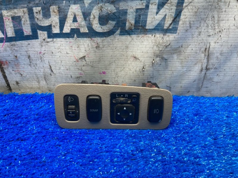 Кнопка включения противотуманных фар MITSUBISHI CHARIOT GRANDIS N84W 4G64 (б/у)