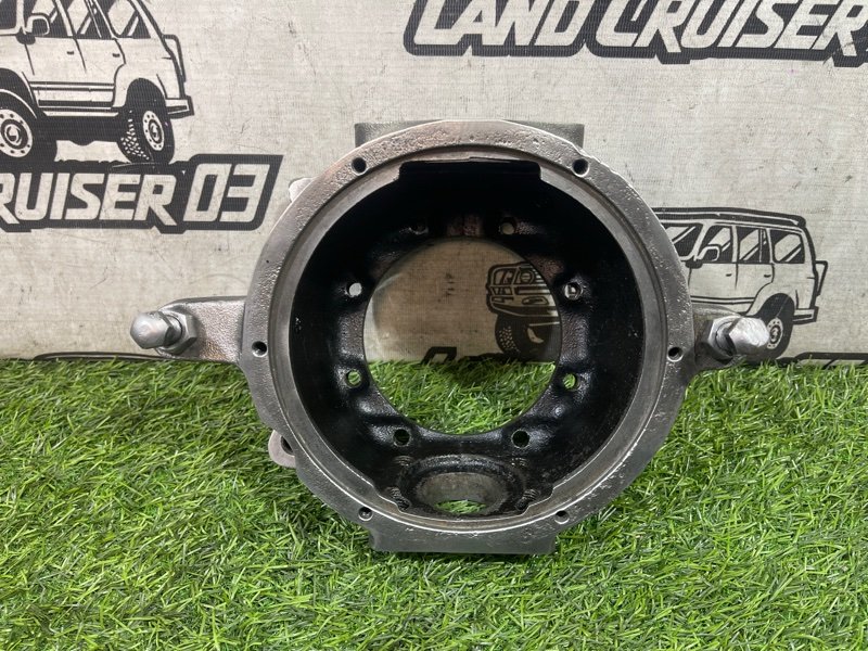 Поворотный кулак TOYOTA LAND CRUISER HDJ81 1HD-FT передний левый (б/у)