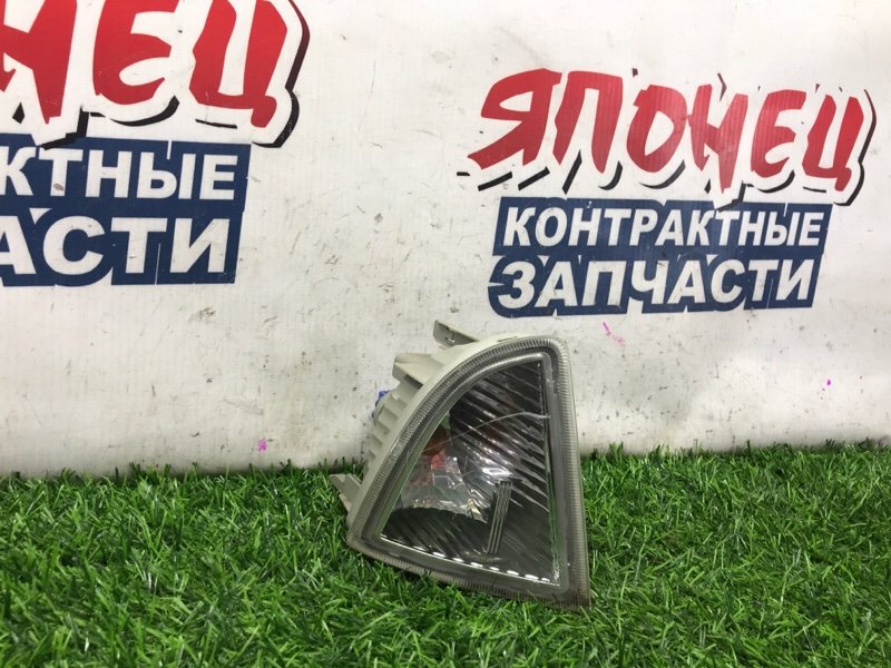 Повторитель поворота в бампер TOYOTA AQUA NHP10 1NZ-FXE передний правый (б/у)