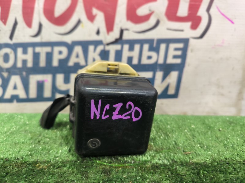 Блок реле TOYOTA RAUM NCZ20 1NZ-FE (б/у)