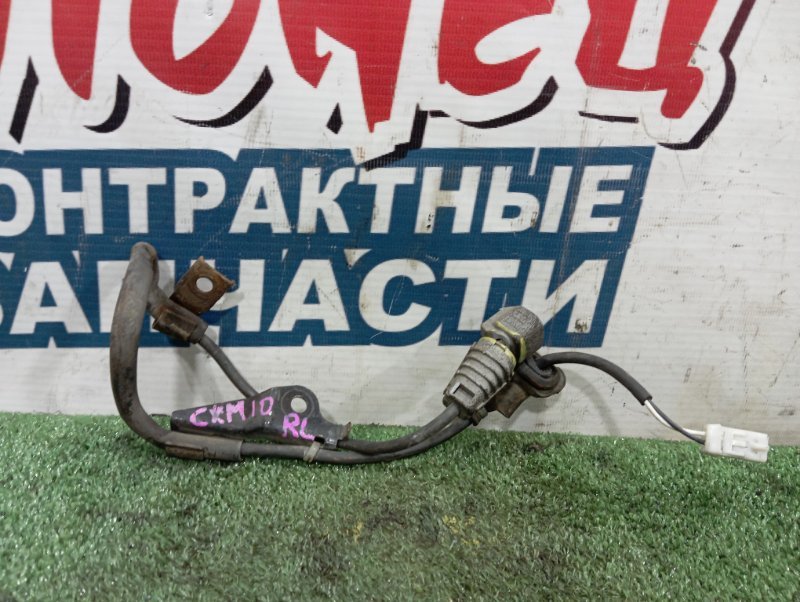Датчик abs TOYOTA GAIA CXM10 3C-TE задний (б/у)