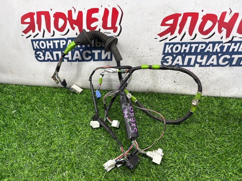 Проводка двери TOYOTA ALTEZZA SXE10 3S-GE передняя правая (б/у)