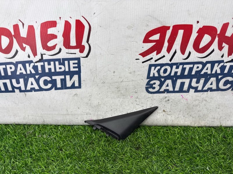 Уголок двери внутренний TOYOTA CROWN JZS157 2JZ-GE передний правый (б/у)