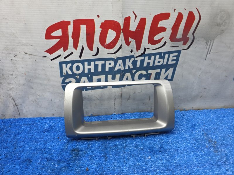 Консоль магнитофона TOYOTA BB QNC25 K3-VE (б/у)