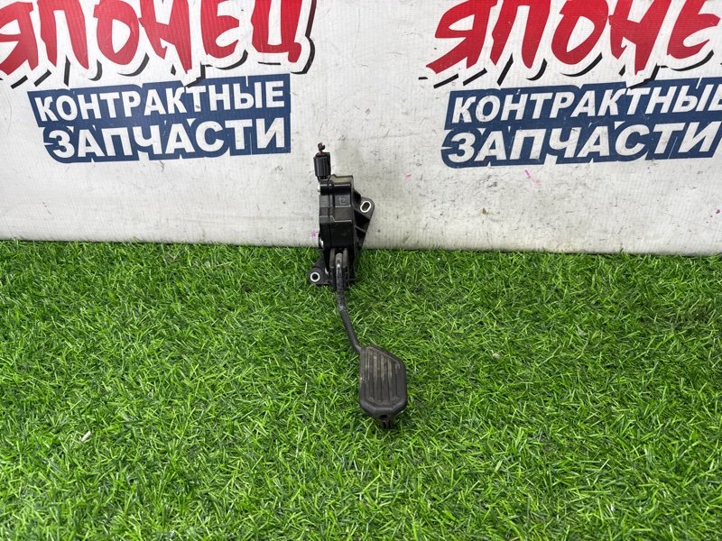 Педаль газа TOYOTA AQUA NHP10 1NZ-FXE (б/у)