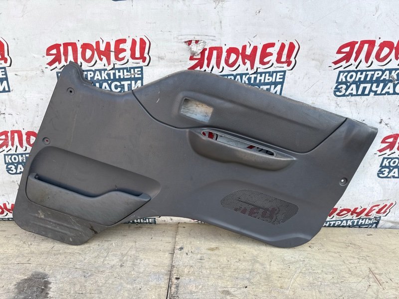 Обшивка двери NISSAN VANETTE SKP2MN L8 передняя правая (б/у)
