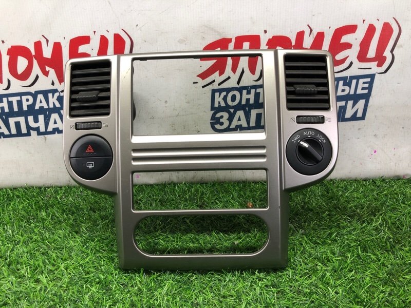 Консоль магнитофона NISSAN X-TRAIL NT30 QR20DE (б/у)