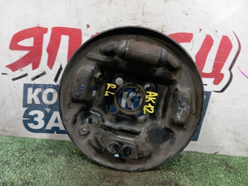 Щиток тормозного механизма NISSAN MARCH AK12 CR12DE задний левый (б/у)