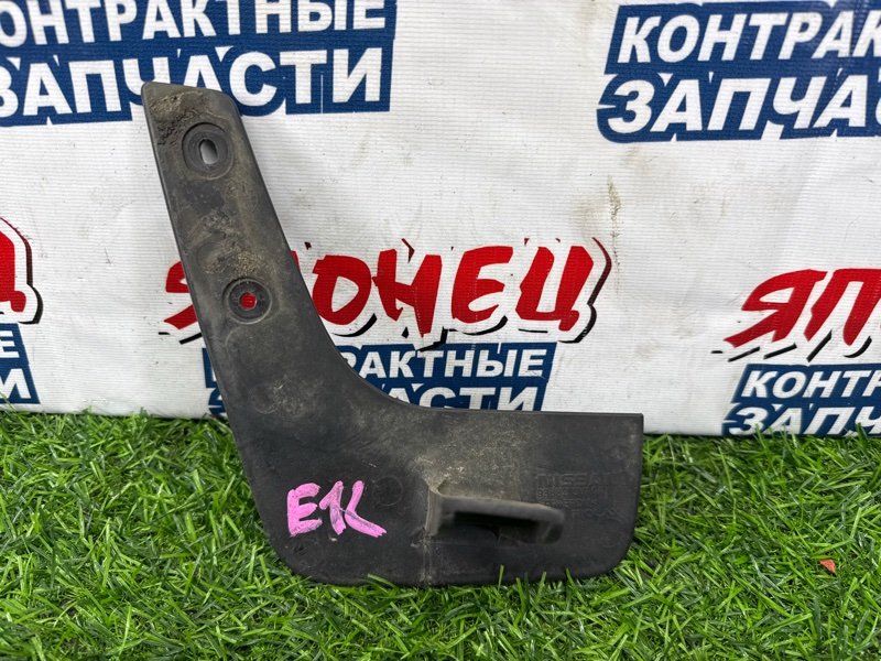 Брызговик NISSAN NOTE E12 HR12DDR задний правый (б/у)