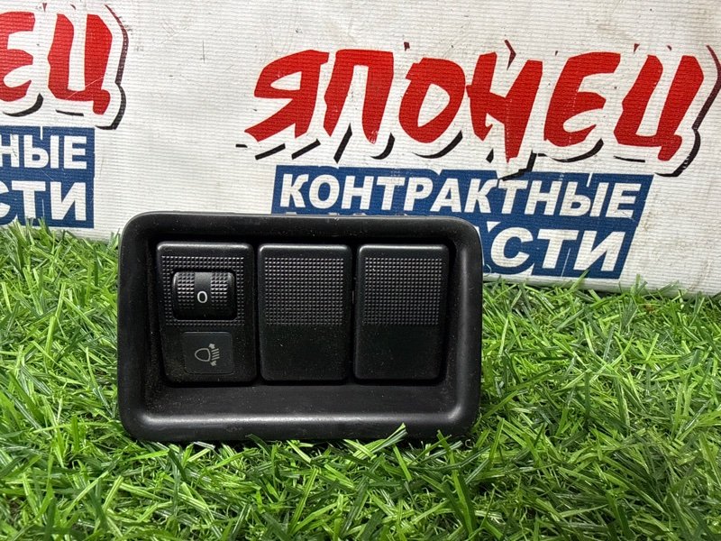 Кнопка корректора фар NISSAN VANETTE SKP2MN L8 (б/у)