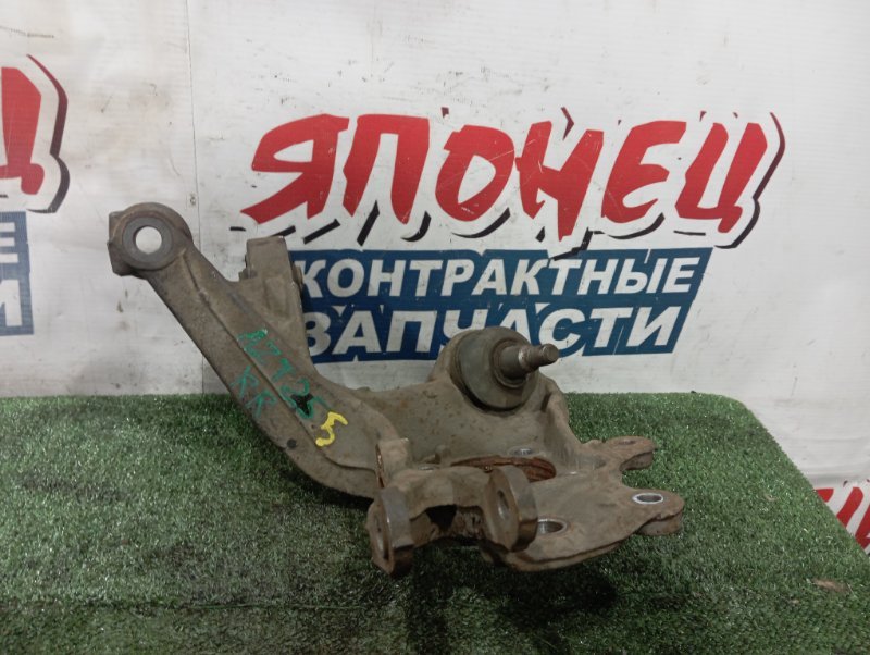 Цапфа TOYOTA AVENSIS AZT255 1AZ-FSE задняя правая (б/у)