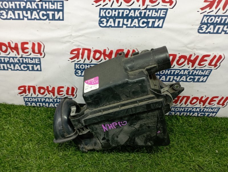 Корпус воздушного фильтра TOYOTA AQUA NHP10 1NZ-FXE (б/у)
