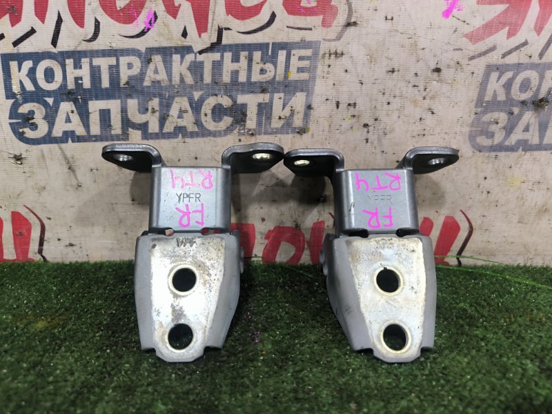 Петля двери HONDA CROSSROAD RT4 R20A передняя правая (б/у)