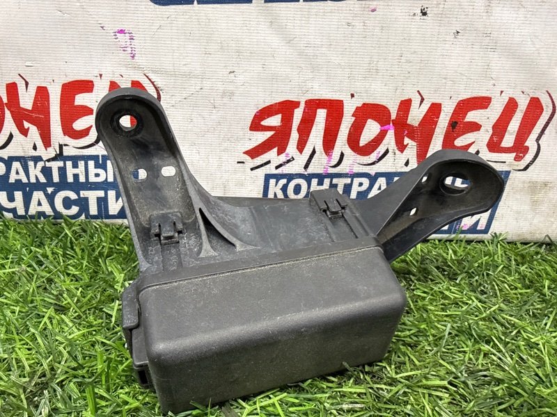 Блок реле TOYOTA CROWN GRS183 3GR-FSE (б/у)