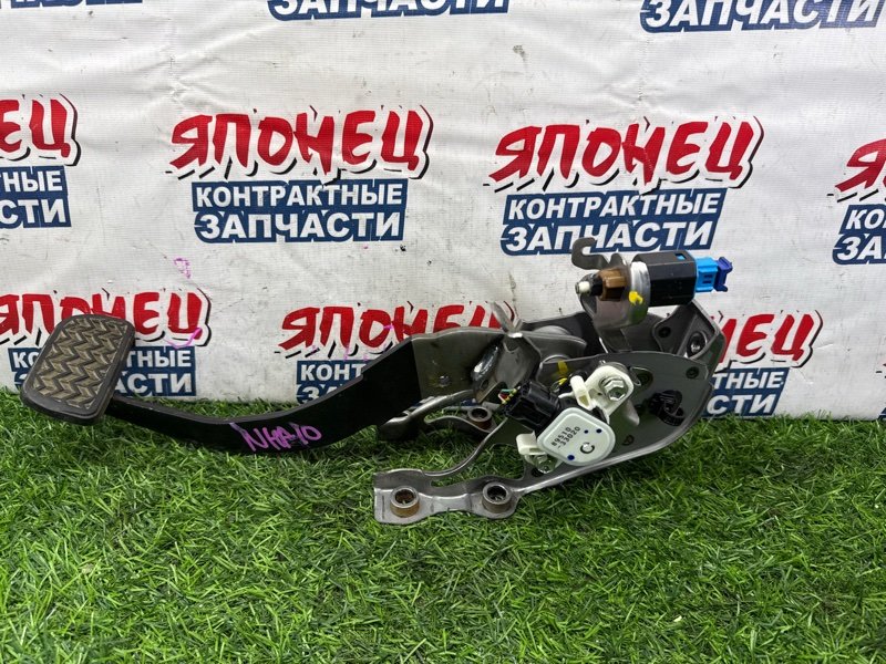 Педаль тормоза TOYOTA AQUA NHP10 1NZ-FXE (б/у)