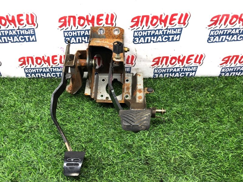 Педаль тормоза MITSUBISHI LIBERO CB2V 4G15 (б/у)