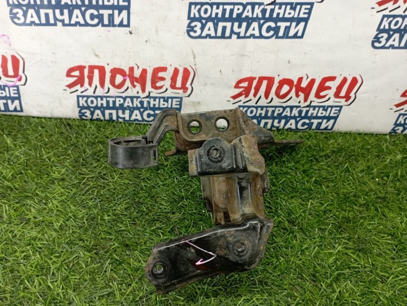 Подушка двигателя TOYOTA VOXY ZRR70 3ZR-FE левая (б/у)