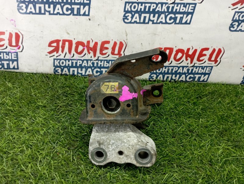 Подушка двигателя TOYOTA VOXY ZRR70 3ZR-FE правая (б/у)
